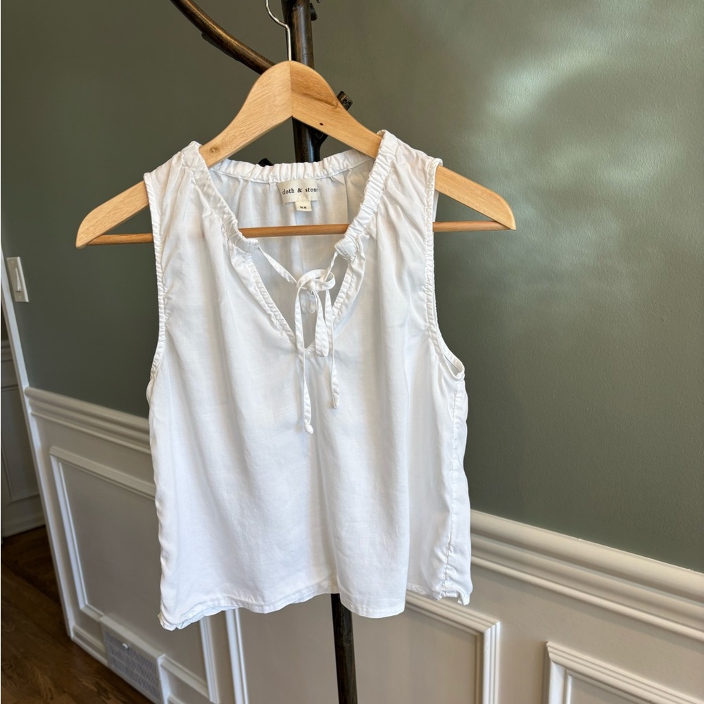 Cloth & Stone sleeveless tie-neck blouse